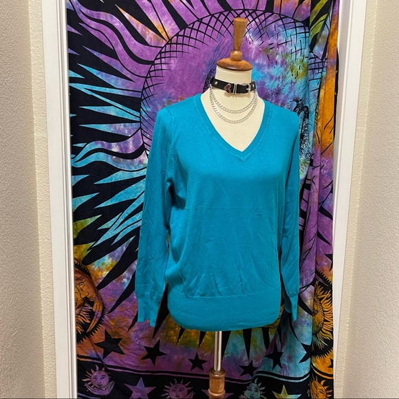 π Lovely blue pullover sweater - Picture 3 of 11